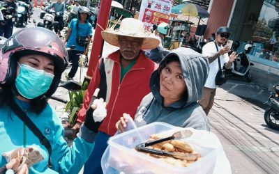 Aksi misi belas kasih bagi masyarakat yang antri BBM